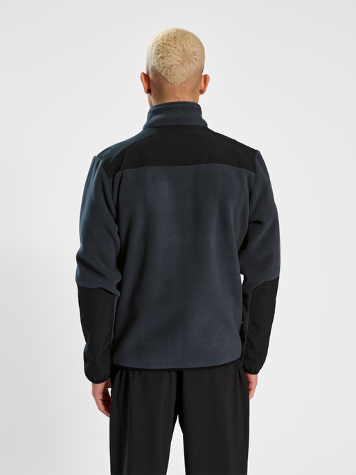 HALO BLOCKED ZIP FLEECE, EBONY, model