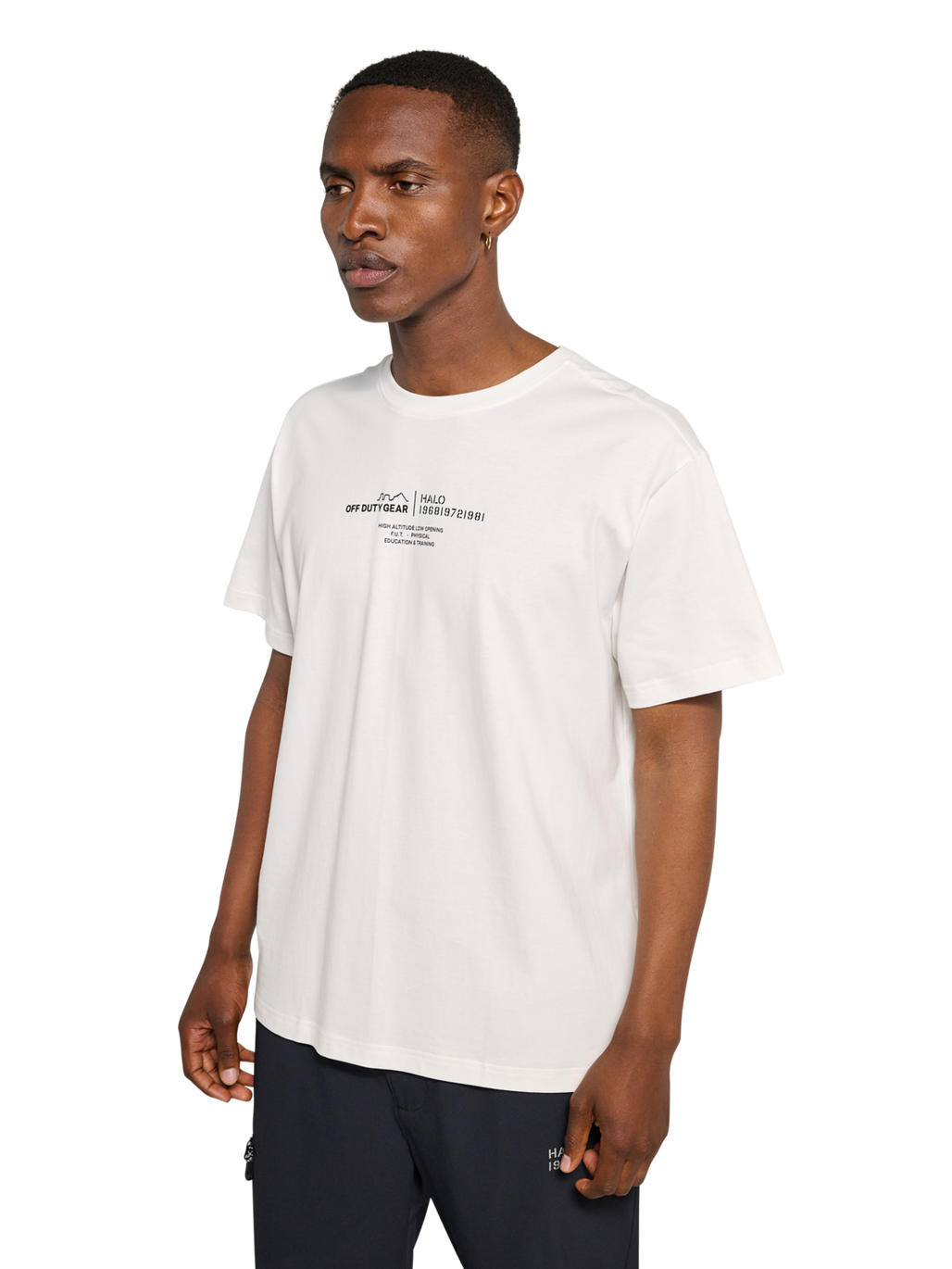 HALO GRAPHIC T-SHIRT, MARSHMALLOW/BLACK, model