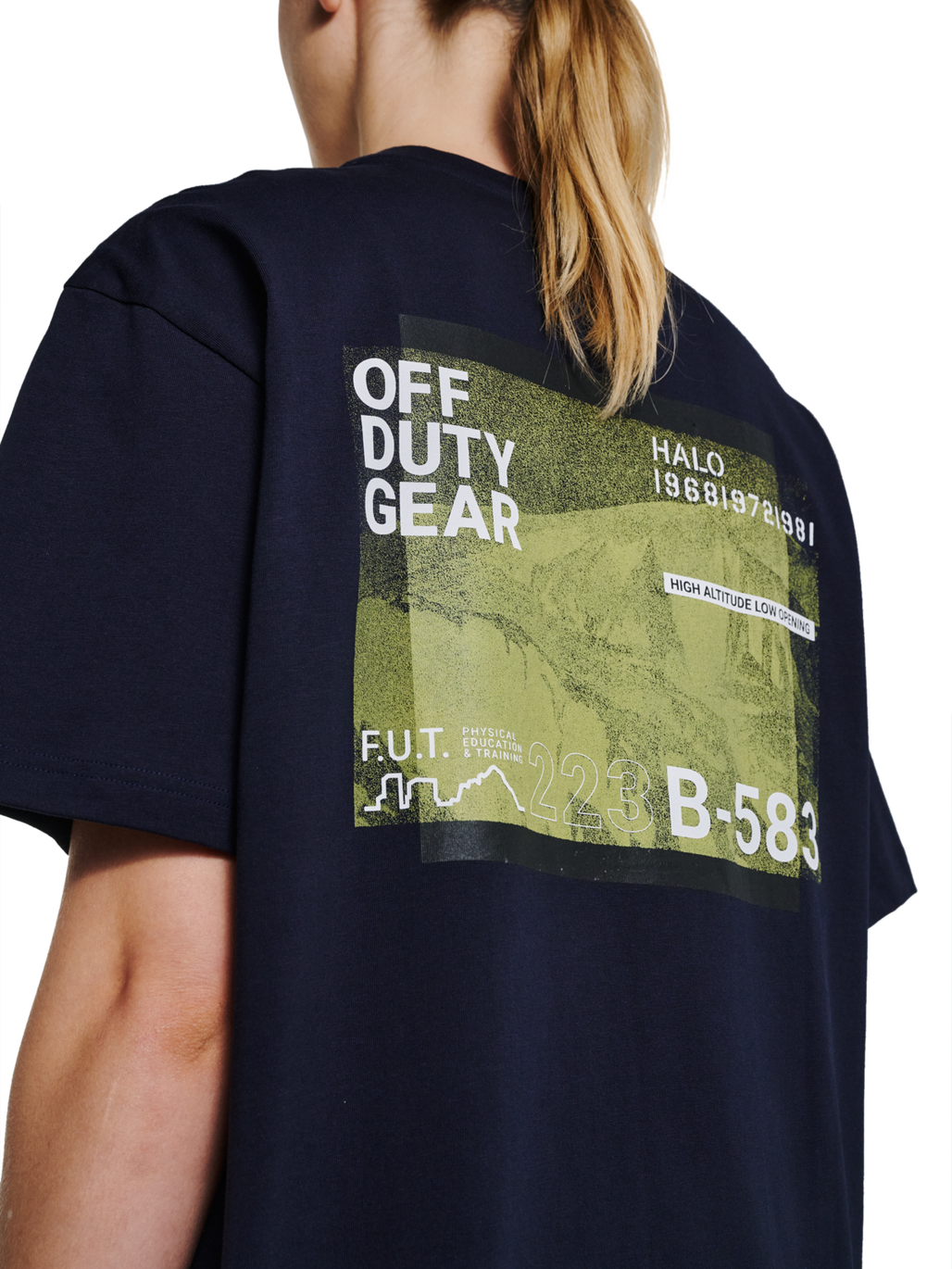 HALO GRAPHIC T-SHIRT 07, DEEP WELL, model