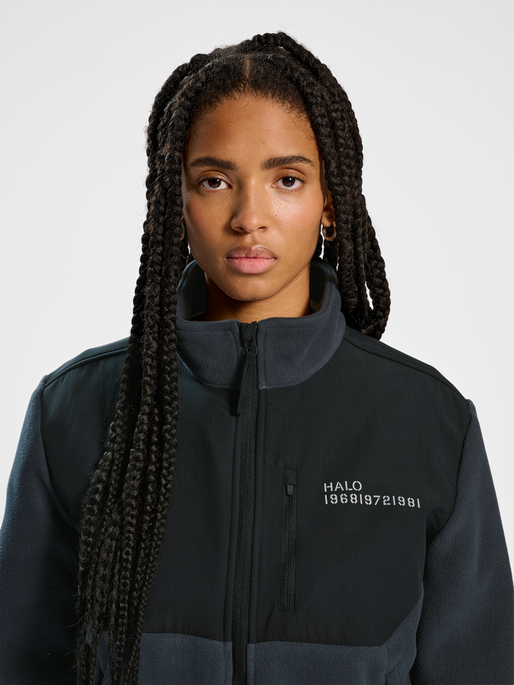 HALO BLOCKED ZIP FLEECE, EBONY, model