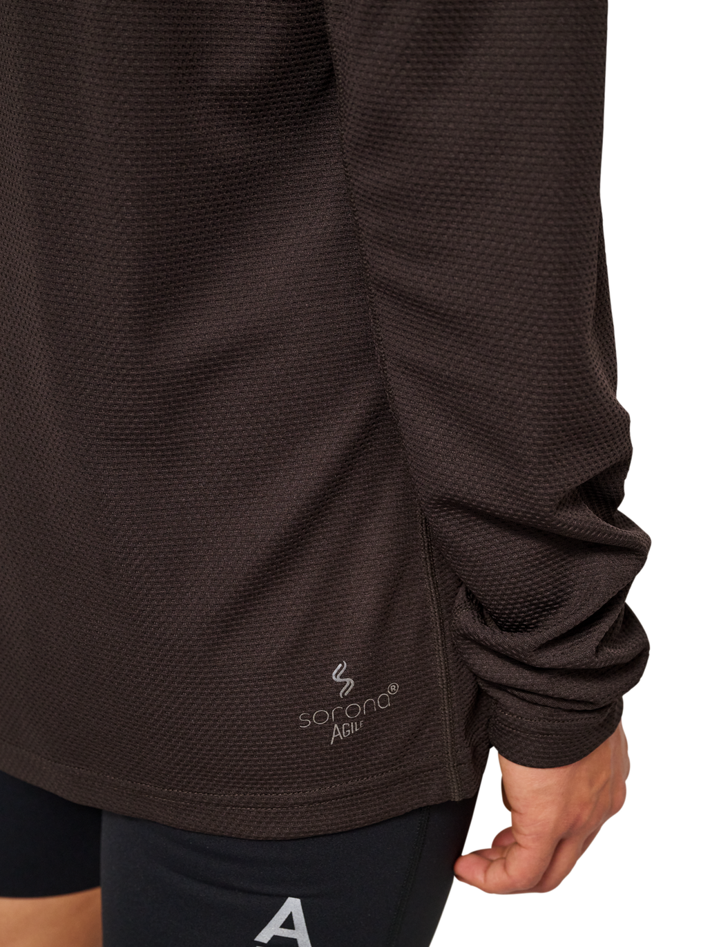 HALO SORONA HALF ZIP, CHOCOLATE TORTE, model
