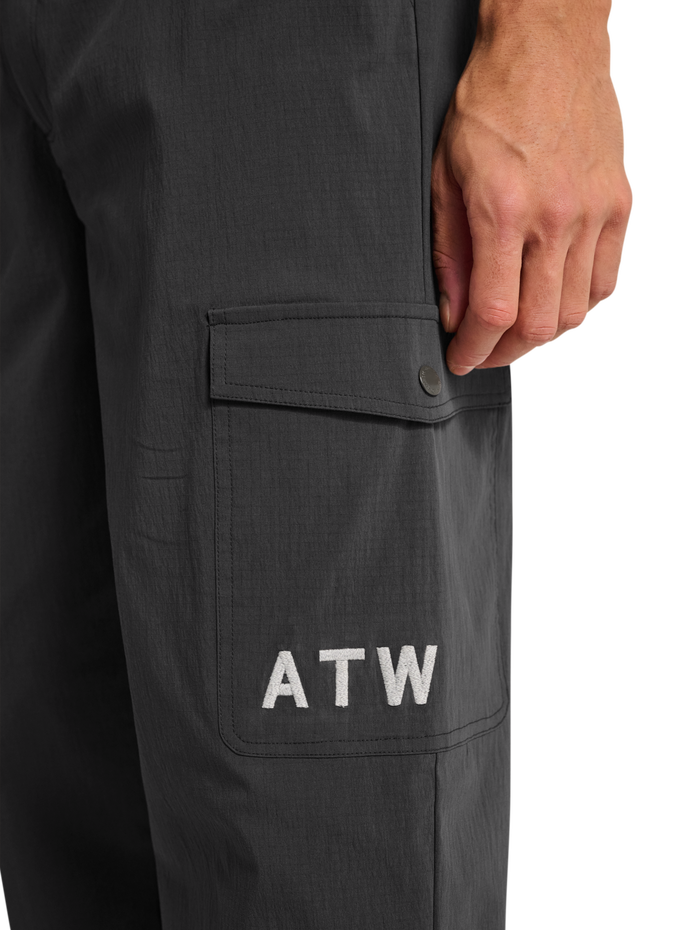 HALO NOVA PANTS, RAVEN, model