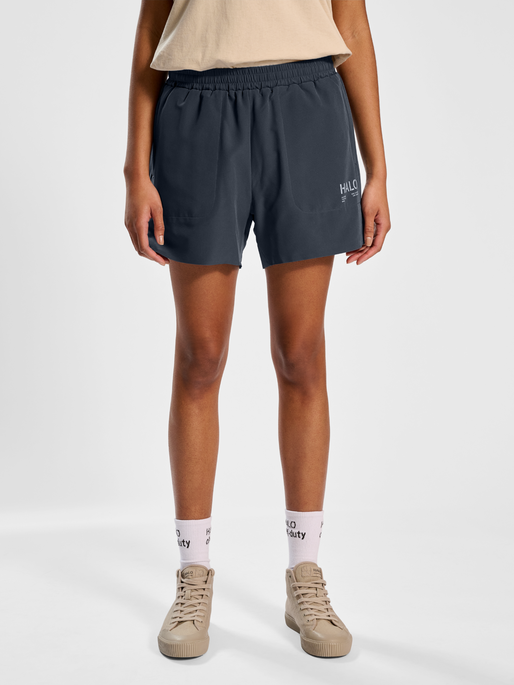 HALO 2-IN-1 TRAINING SHORTS, EBONY, model