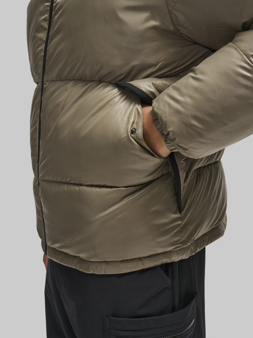 HALO BOXY THERMOLITE PUFFER, MOREL, model
