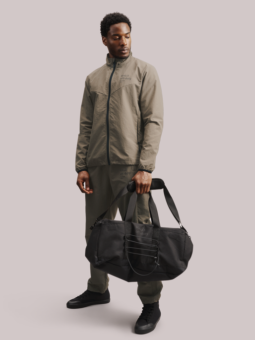 HALO OFF DUTY  JACKET, MOREL, model