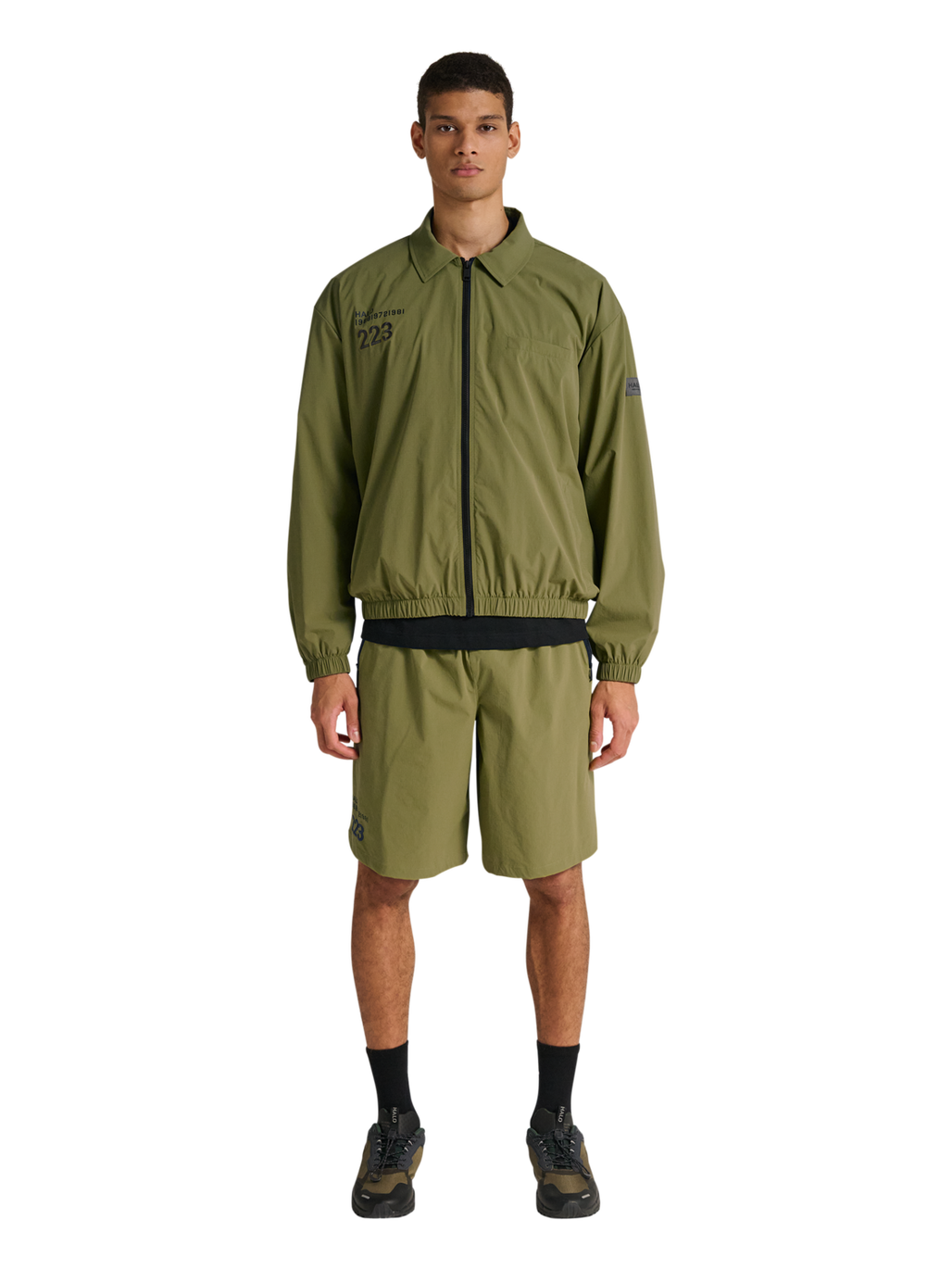 HALO MOVE OVERSHIRT, OLIVE DRAB, model