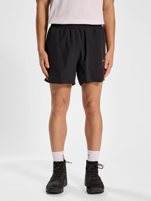 HALO 2-IN-1 TRAINING SHORTS, BLACK, model