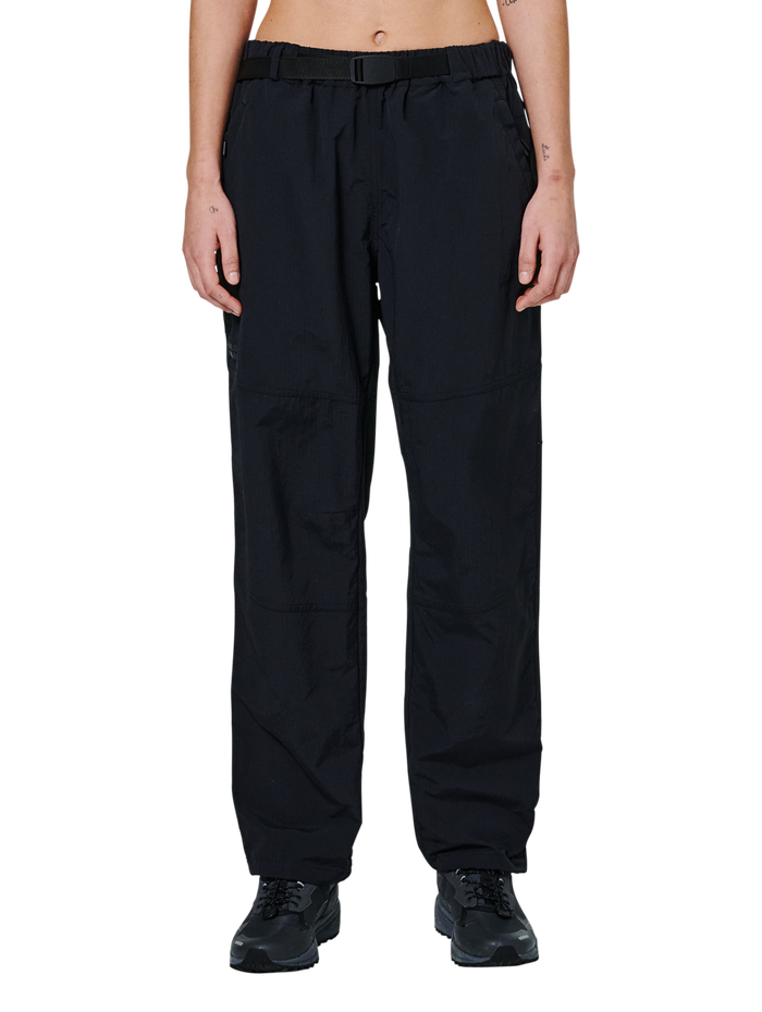 HALO ASSET PANTS, BLACK, model