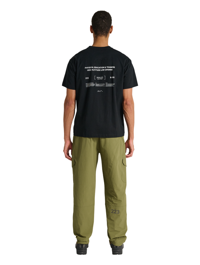 HALO TRAIL PANTS, OLIVE DRAB, model