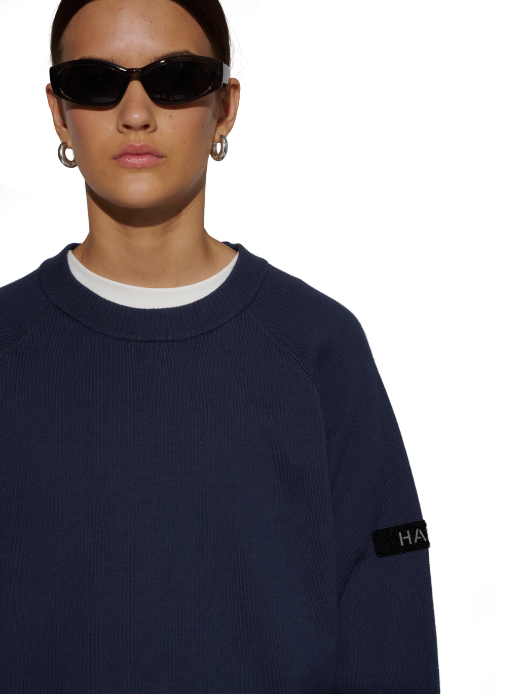 HALO INFANTRY CREWNECK, DARK SAPPHIRE, model