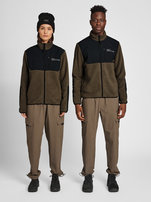 HALO BLOCKED ZIP FLEECE, MAJOR BROWN, model