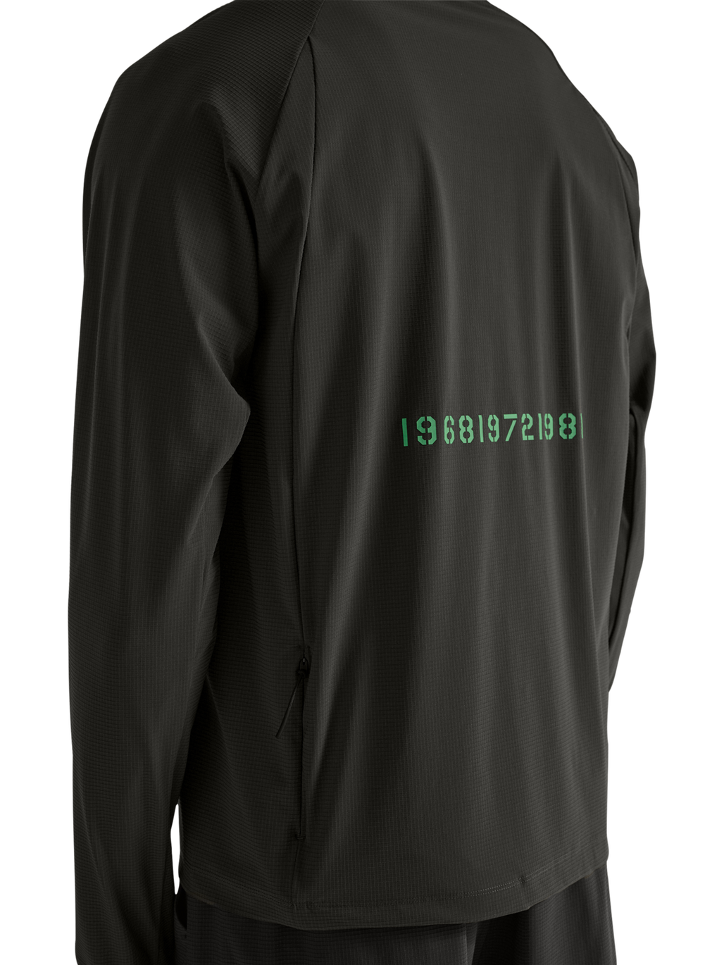 HALO AIR HALF ZIP SHIRT, RAVEN, model