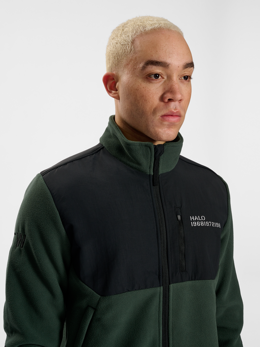 HALO BLOCKED ZIP FLEECE, DEEP FOREST, model