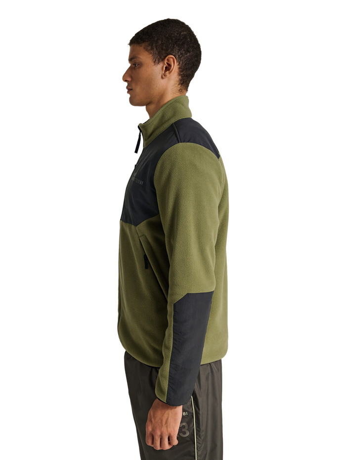 HALO BLOCKED ZIP FLEECE, OLIVE DRAB, model