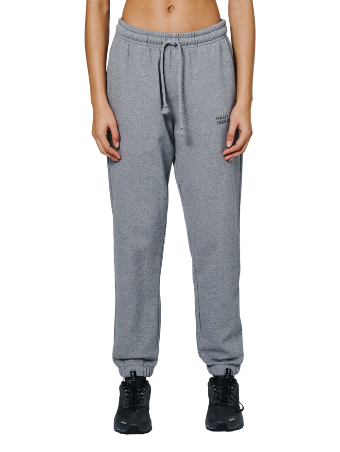 HALO ESSENTIAL SWEATPANTS, GREY MELANGE, model