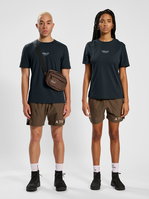 HALO SORONA TRAINING T-SHIRT, EBONY, model