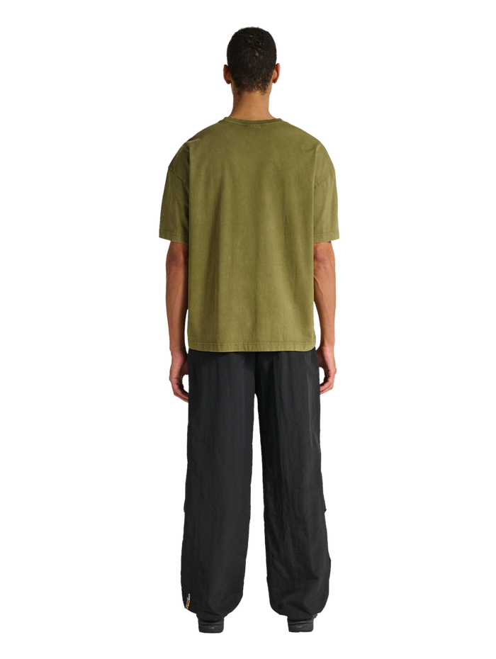 HALO UNIFORM BOXY T-SHIRT, OLIVE DRAB, model