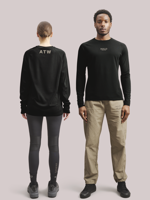 HALO SORONA TRAINING L/S T-SHIRT, BLACK, model