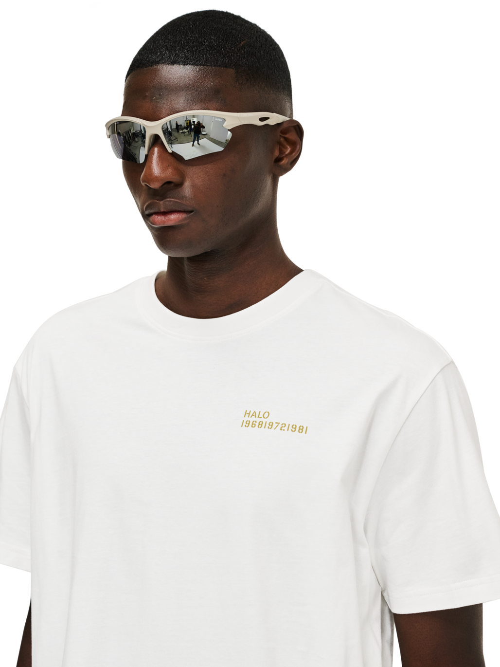 HALO GRAPHIC T-SHIRT, MARSHMALLOW/WARM OLIVE, model