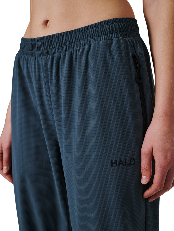 HALO APEX PANTS, DARK SLATE, model