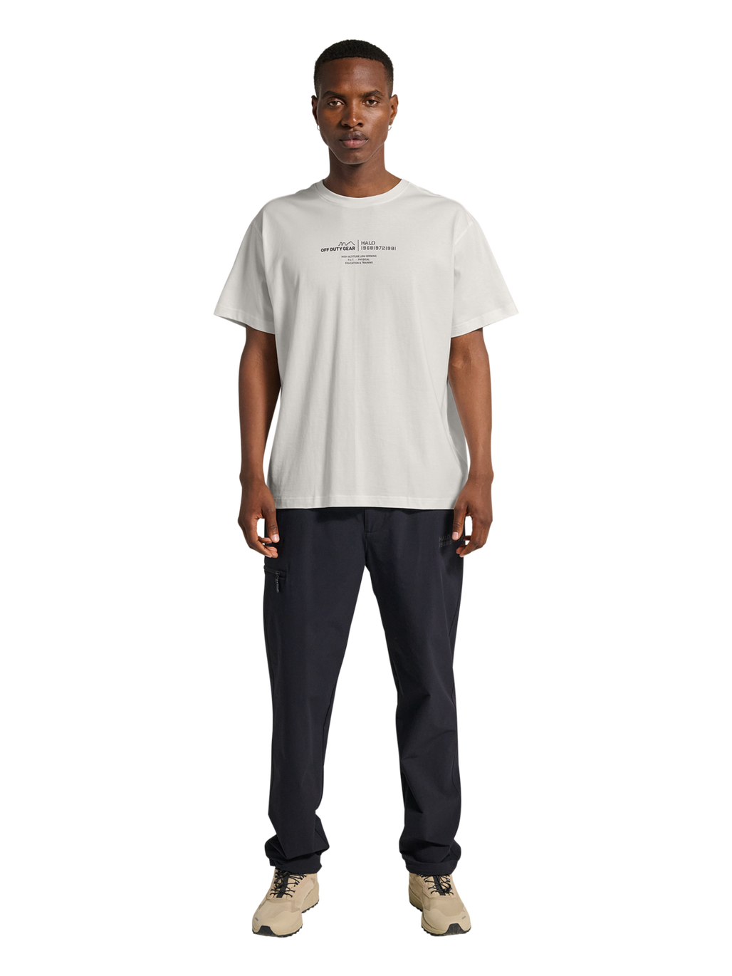 HALO GRAPHIC T-SHIRT, MARSHMALLOW/BLACK, model