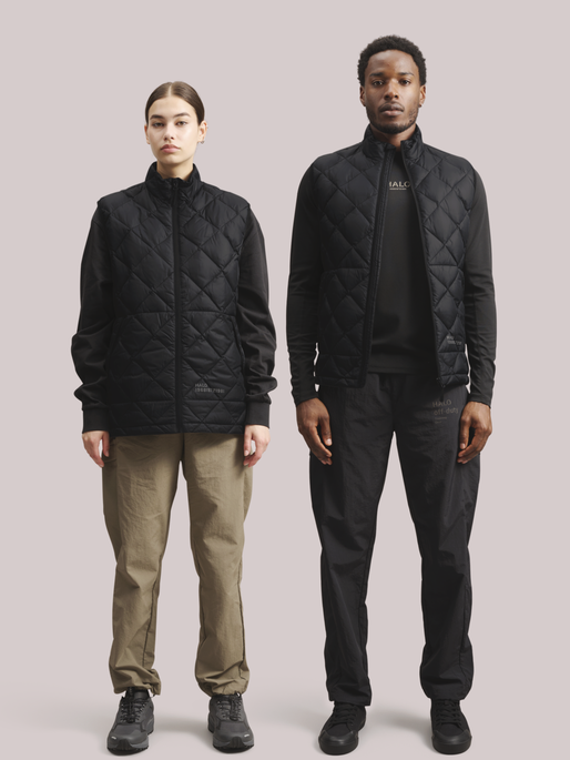 HALO LIGHT THERMOLITE VEST, BLACK, model