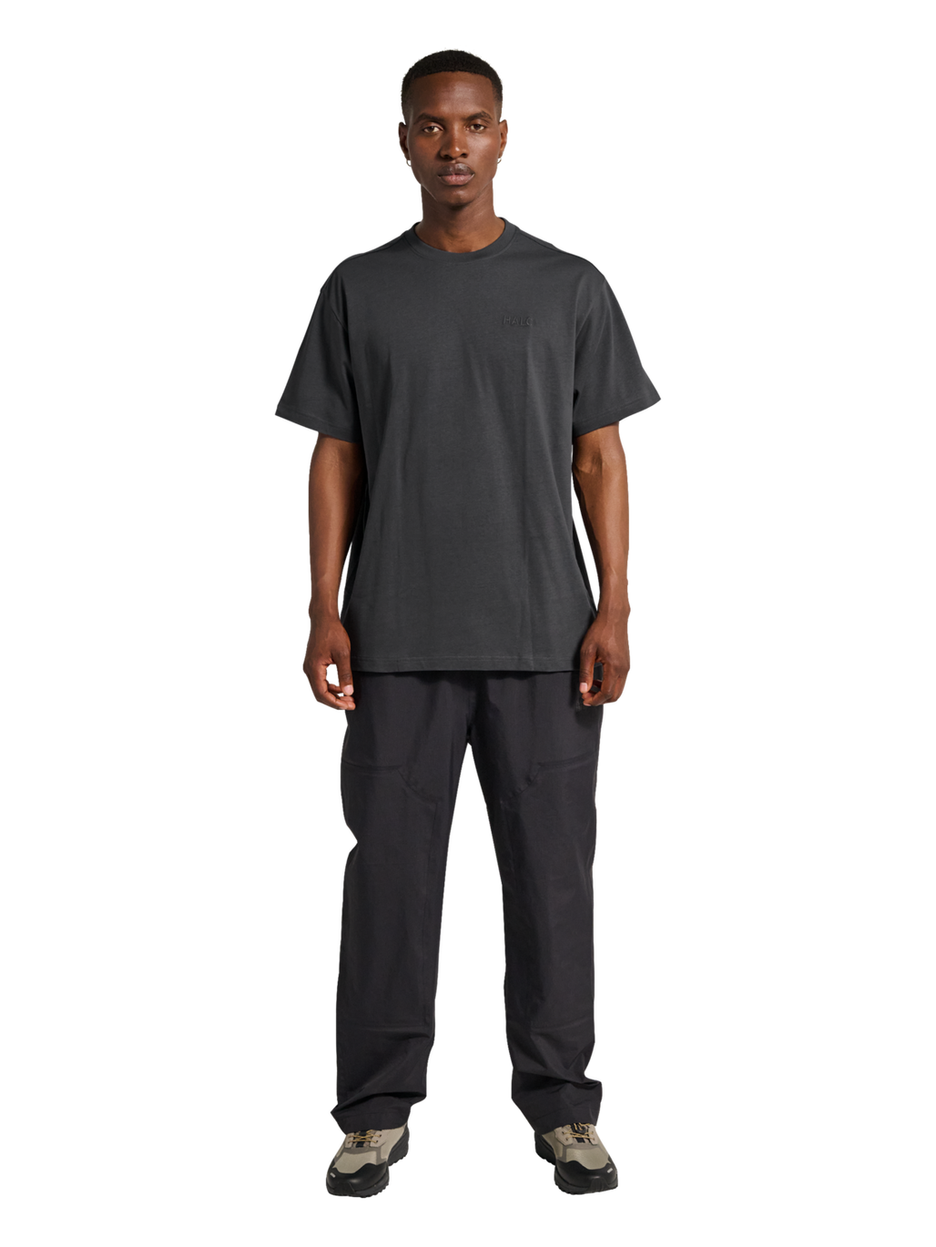 HALO LOGO T-SHIRT, ASPHALT, model