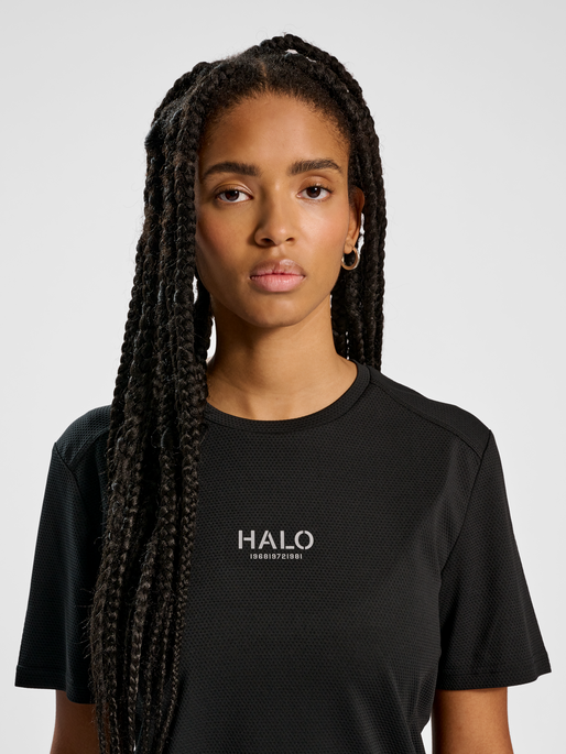 HALO SORONA TRAINING T-SHIRT, BLACK, model