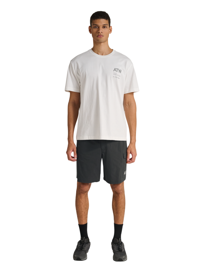 HALO NOVA SHORTS, RAVEN, model