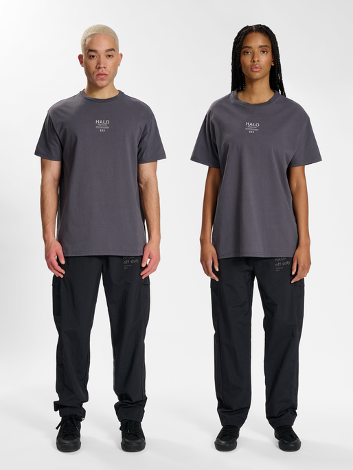 HALO HEAVY GRAPHIC T-SHIRT 223 ATW, BLACKENED PEARL, model