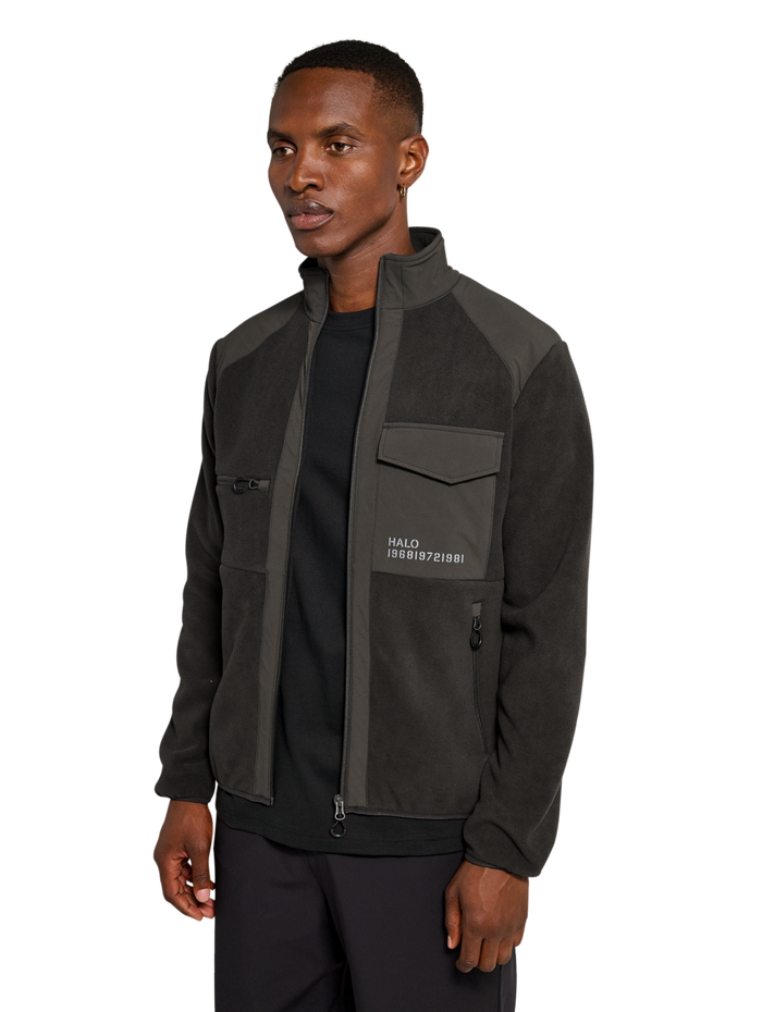 HALO PANELED FLEECE JACKET, RAVEN, model