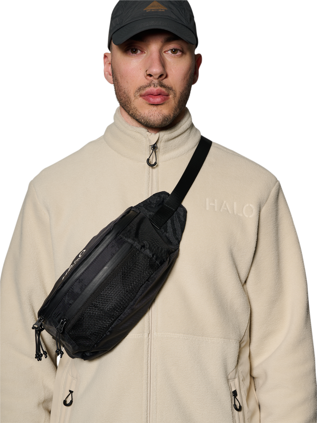 HALO CROSSBODY BAG, BLACK, model