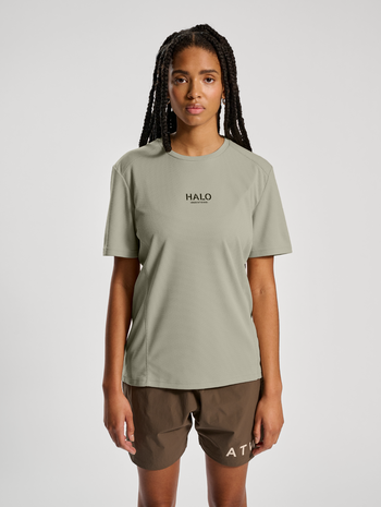 HALO SORONA TRAINING T-SHIRT, OYSTER GRAY, model