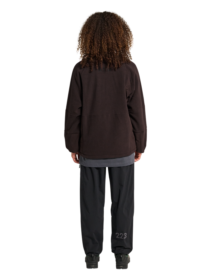 HALO WINDPROOF TEDDYFLEECE JACKET, CHOCOLATE TORTE, model