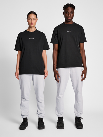 HALO GRAPHIC SWEATPANTS, HARBOR MIST, model