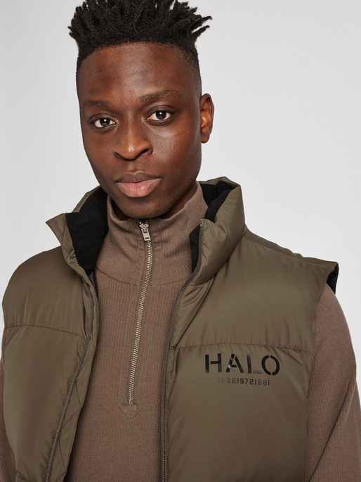 HALO DOWN VEST, MAJOR BROWN, model