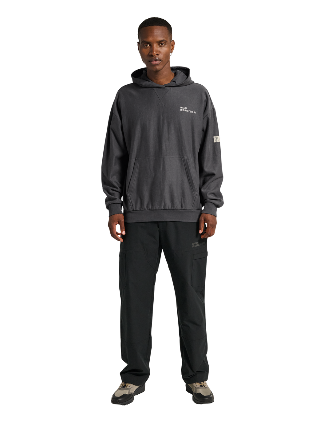 HALO REVERSE BOXY HOODIE, ASPHALT, model