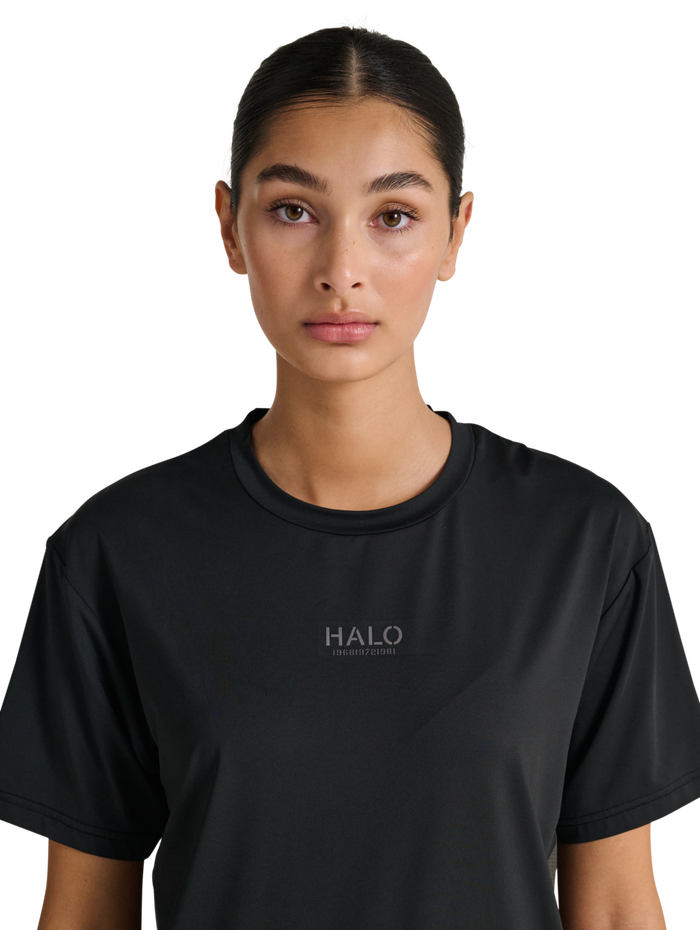 HALO DIVISION T-SHIRT, BLACK, model