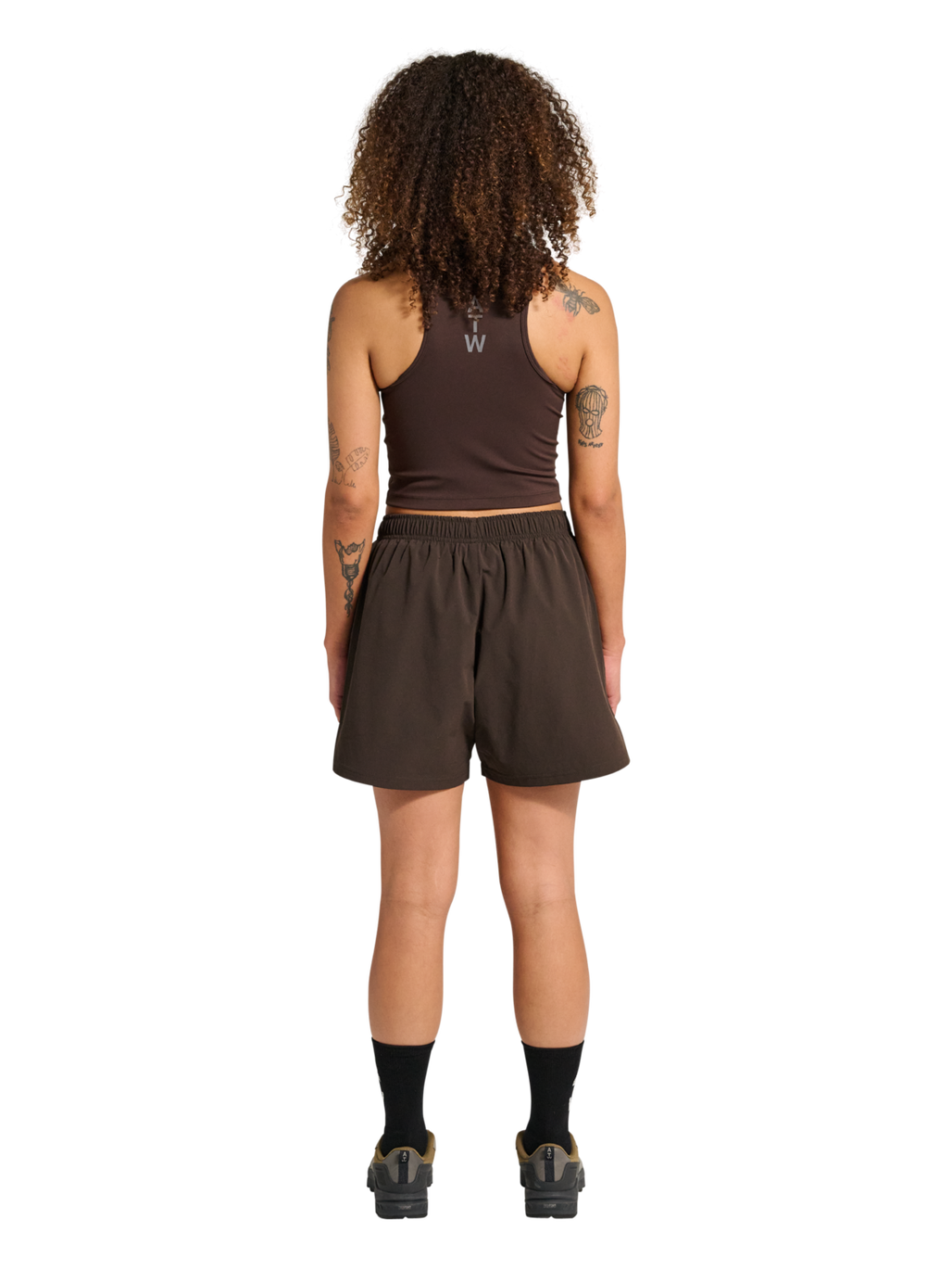 HALO SHORTS, CHOCOLATE TORTE, model