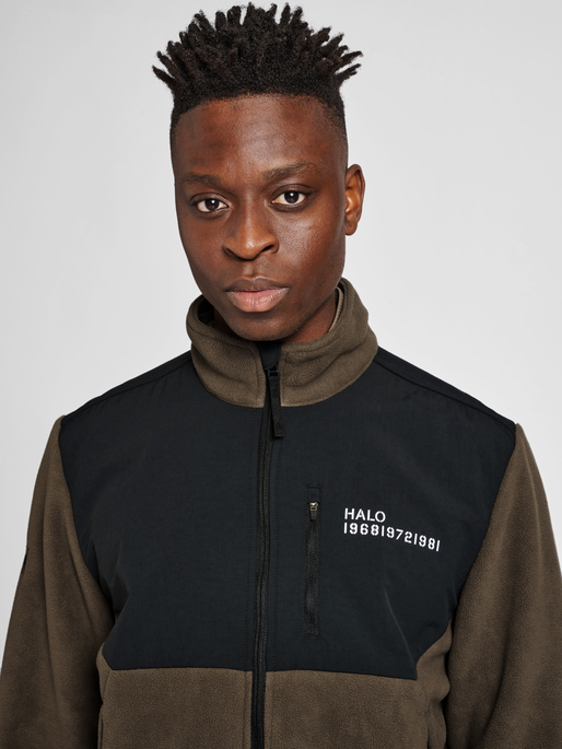 HALO BLOCKED ZIP FLEECE, MAJOR BROWN, model