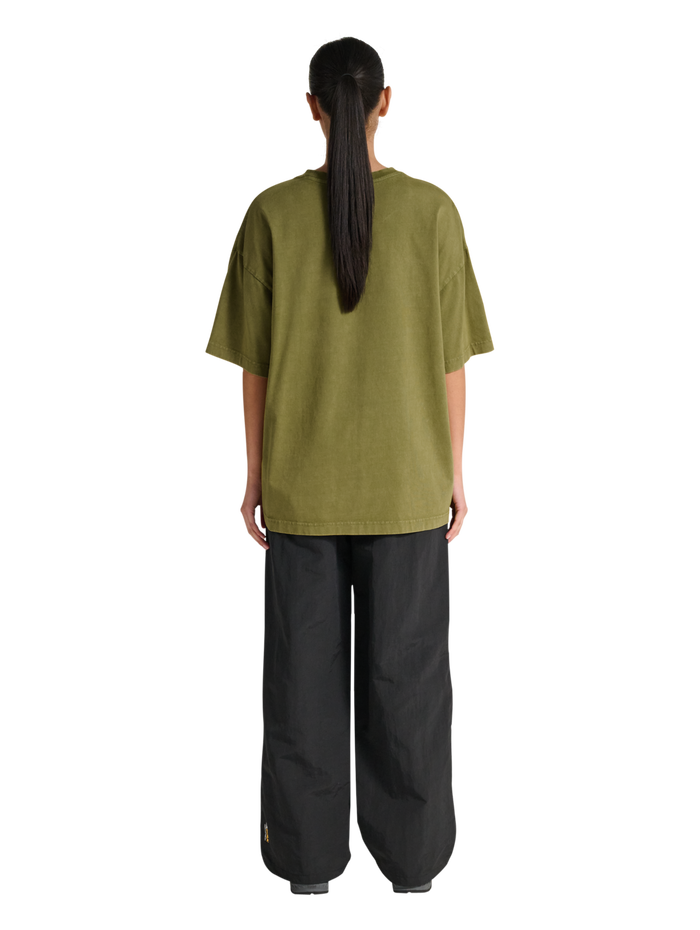 HALO UNIFORM BOXY T-SHIRT, OLIVE DRAB, model