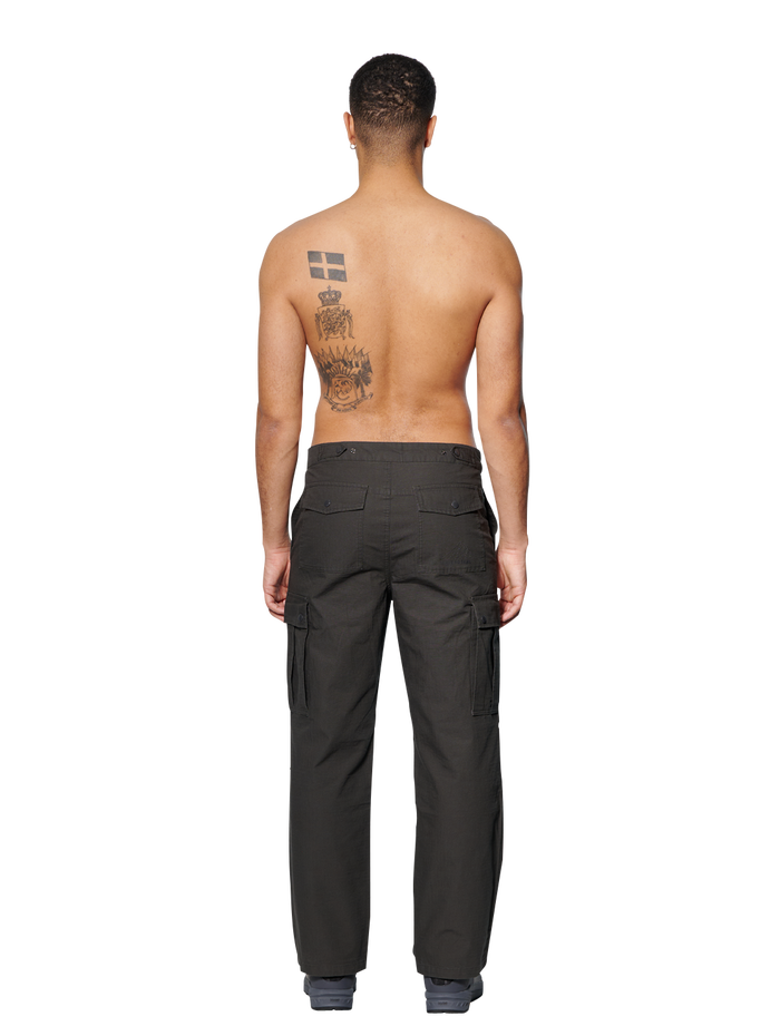 HALO FALCON PANTS, RAVEN, model