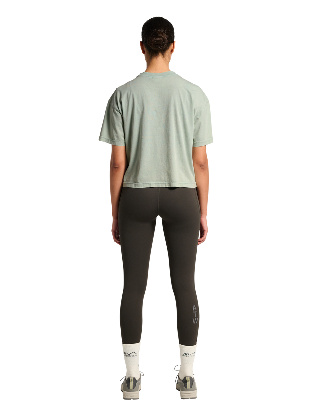 HALO WOMEN LOGO T-SHIRT 2.0, STORM GRAY, model