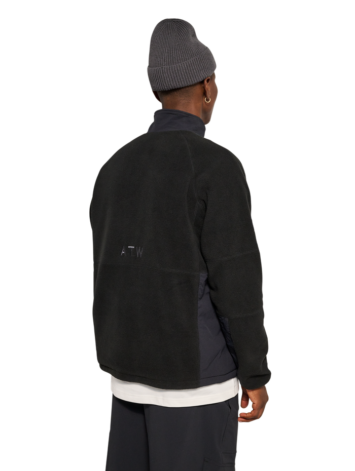 HALO TEDDYFLEECE PULLOVER, BLACK, model